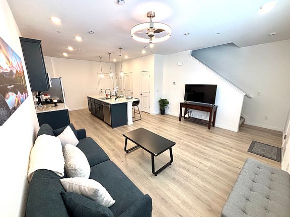 3rd image of 2773 Bear Springs Cir