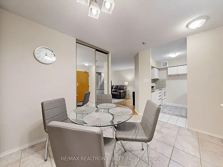 326 Major Mackenzie Dr E #307 — Photo 23
