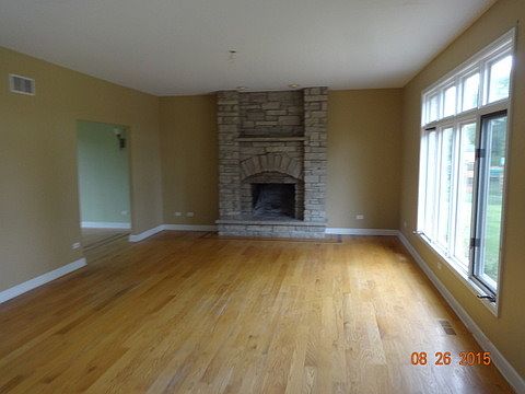 5th image of 261 Monterey Dr