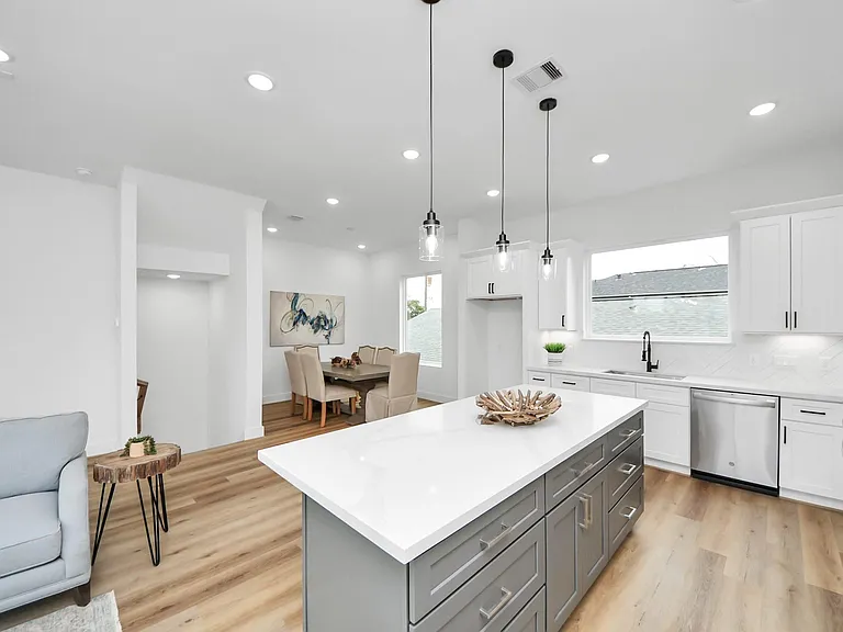 1216 English St — Photo 15