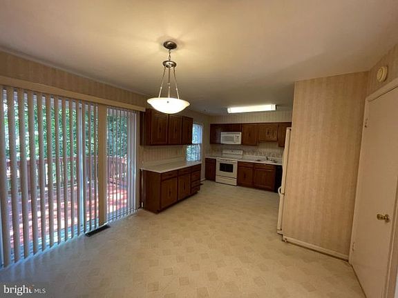 4th image of 9682 Scotch Haven Dr