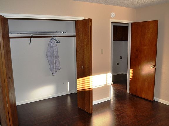 5th image of 2832 4th Ave