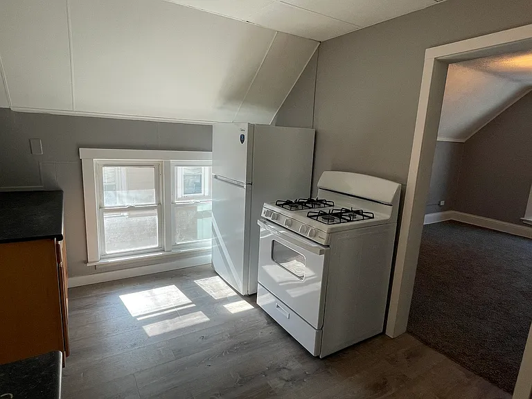 1222 Eastern Ave SE — Photo 5