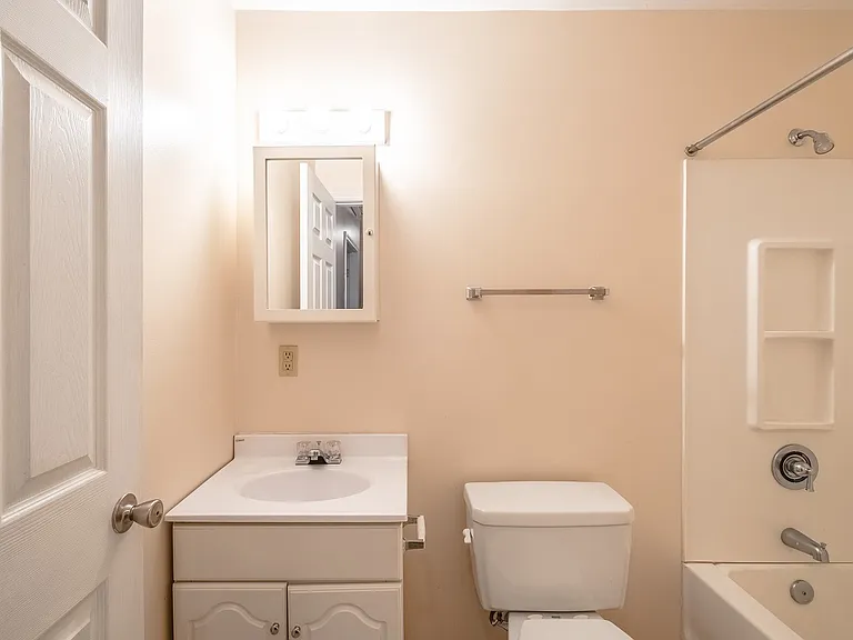 Wingate Townhouse Apartments — Photo 6