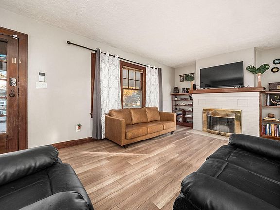 4th image of 448 Townsend Ave