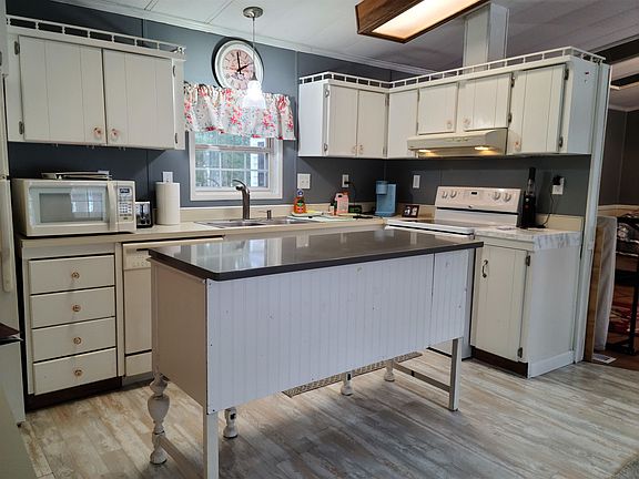 2nd image of 7 Bayberry Lane
