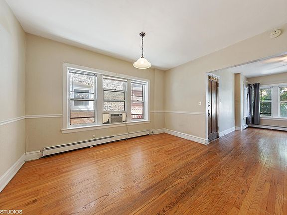 5th image of 2469 W Pensacola Ave