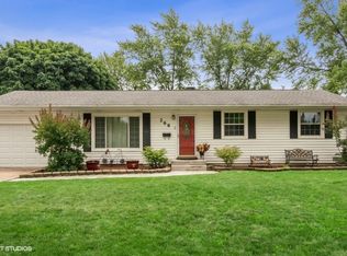 268 Tomahawk Ct, Carol Stream, IL 60188