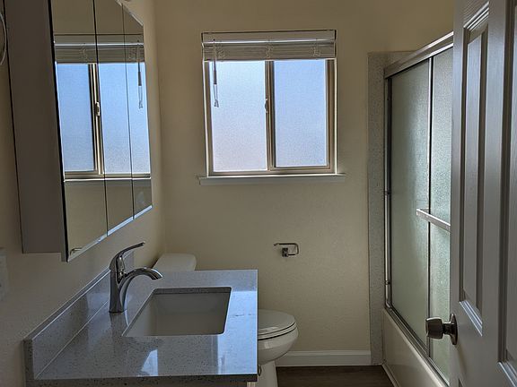 4th image of 24 Hobart Ave #4