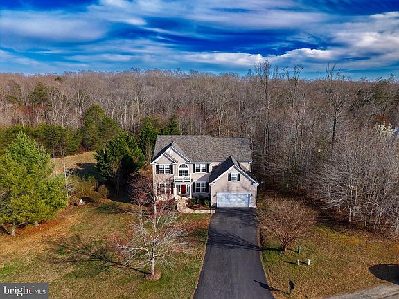 4th image of 15 Piney Hill Ln