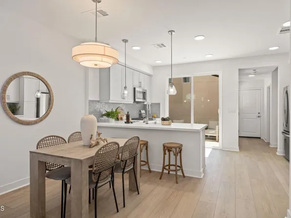 1230 E Thompson Blvd #103, Ventura, CA 93001
