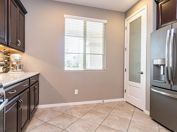 4410 S Jasmine Dr-12