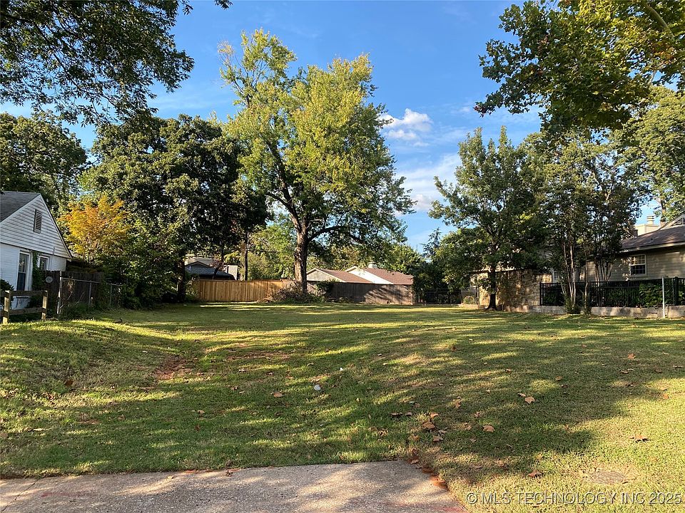 2nd image of 1903 E 33rd Pl