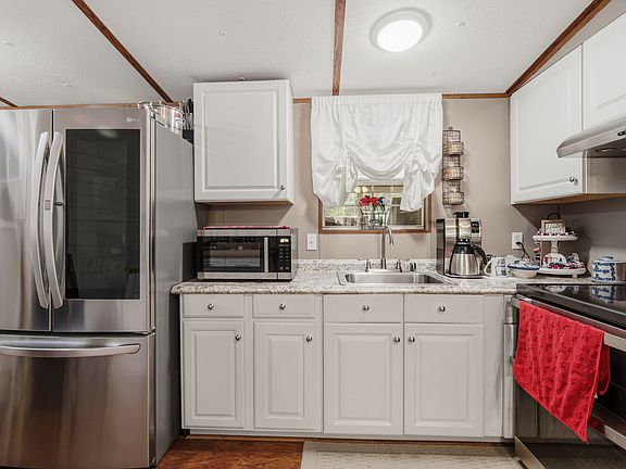 4th image of 685 McDaniels Fishcamp Rd