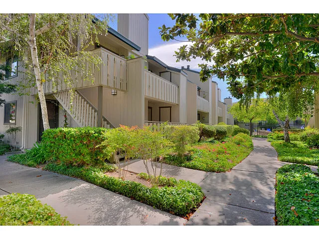 1523 Alma Trl photo 1