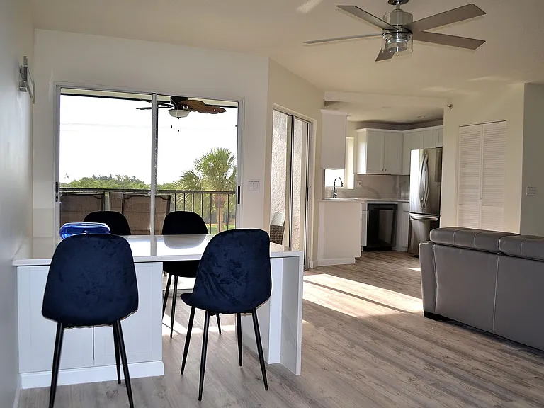 275 Palm Ave — Photo 6
