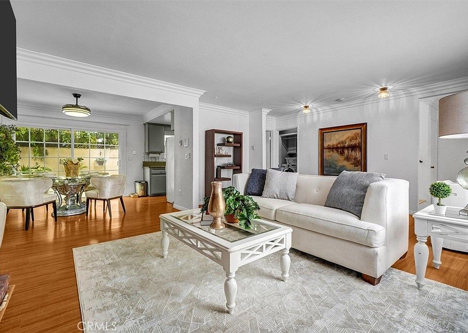 1st image of 232 W 11th St #3