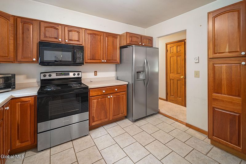 4th image of 242 Burdick Road
