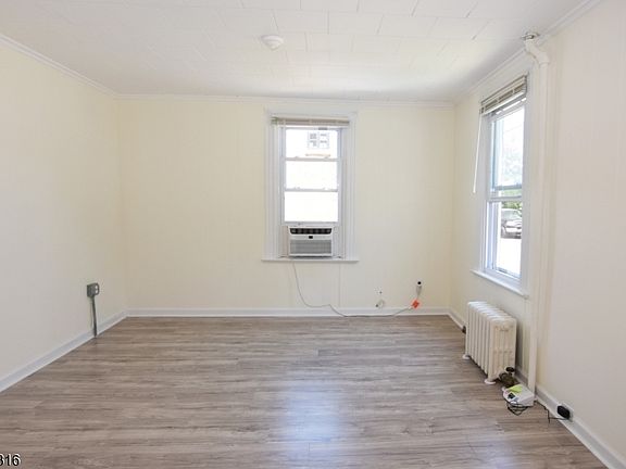2nd image of 19 West St