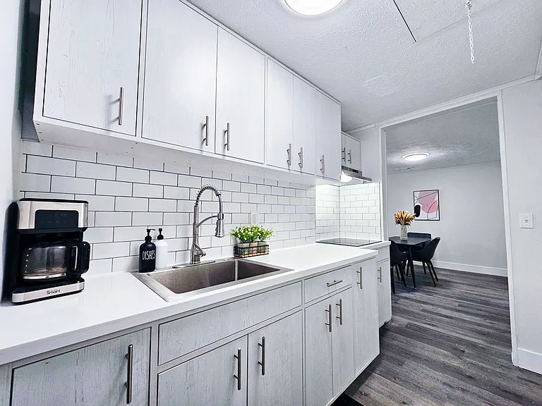 Pine Grove Apartments — Photo 18