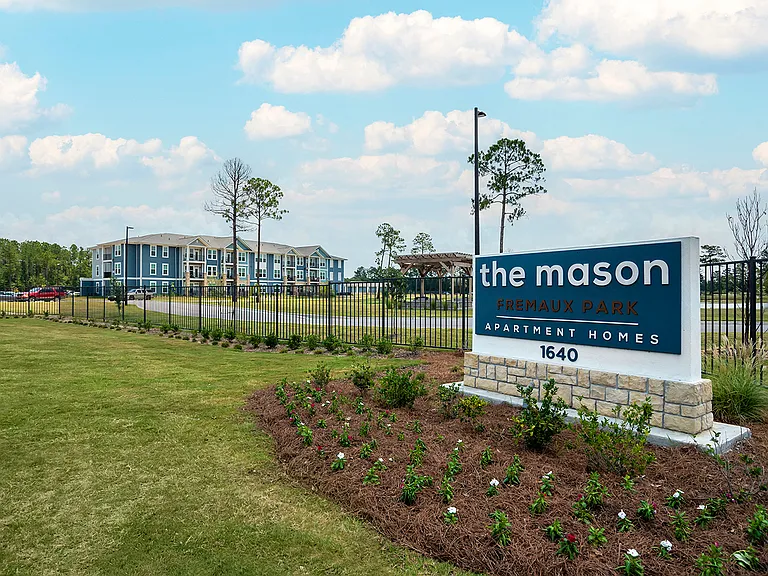 The Mason at Fremaux Park Apartments — Photo 24