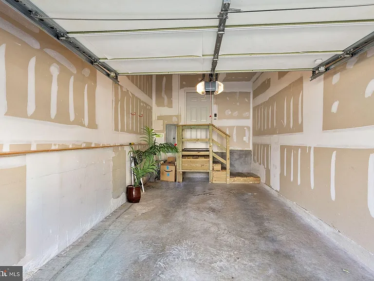 242 N Summit Ave #21 — Photo 52