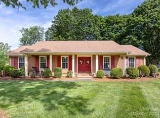 7501 Hitching Post Ln, Charlotte, NC 28212