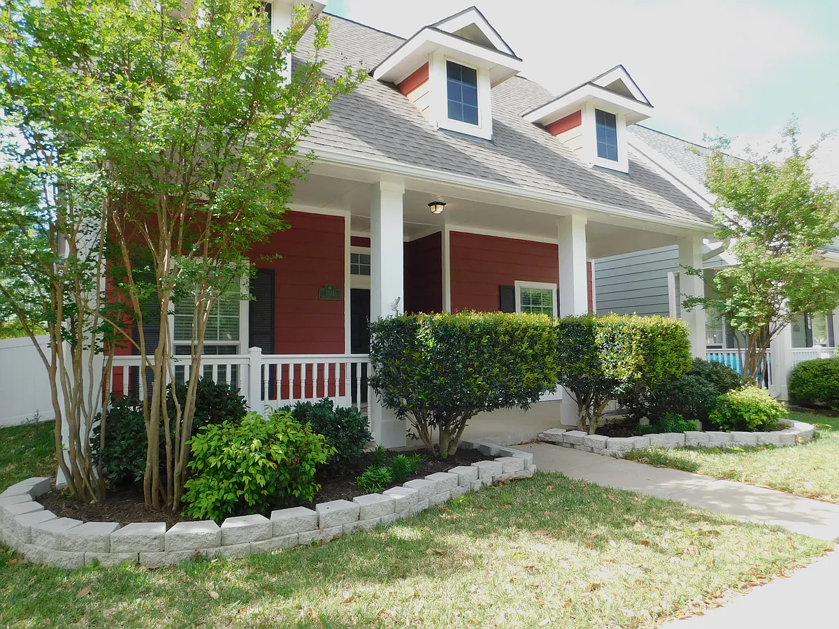 Building Photo - 1104 Hayden Ln