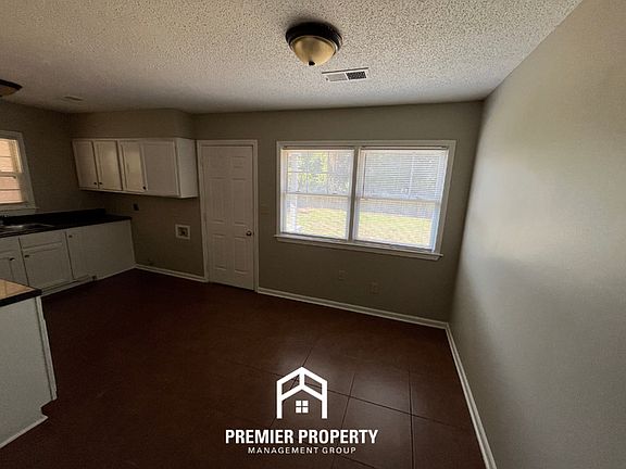 4th image of 3636 Venable Rd