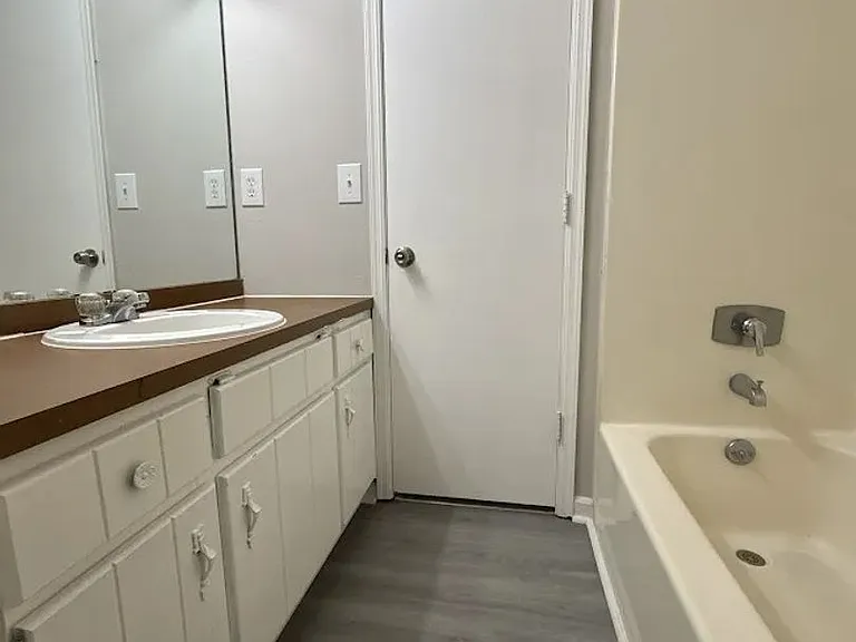 2870 Lakemont Dr SW — Photo 7