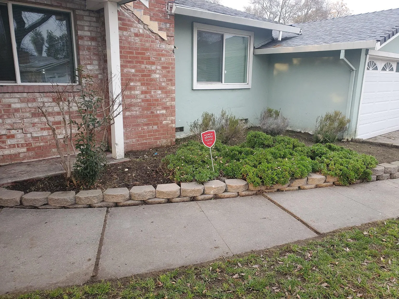3 bed, 1.5 bath, 1152 sqft, $2,100 — Photo 2