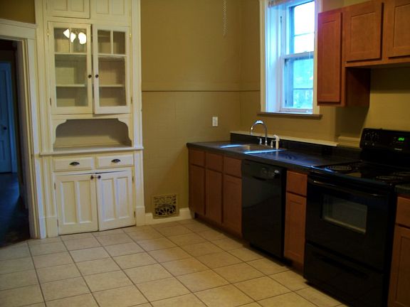 2nd image of 3853 McDonald Ave #2