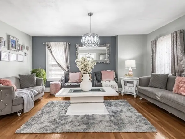 209 Fayette St, Lynn, MA 01902