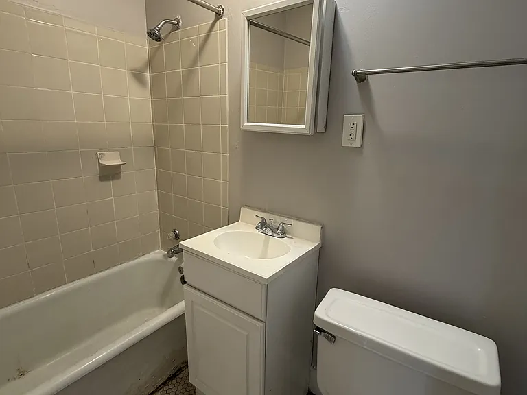 3713 Summit St #201 — Photo 12