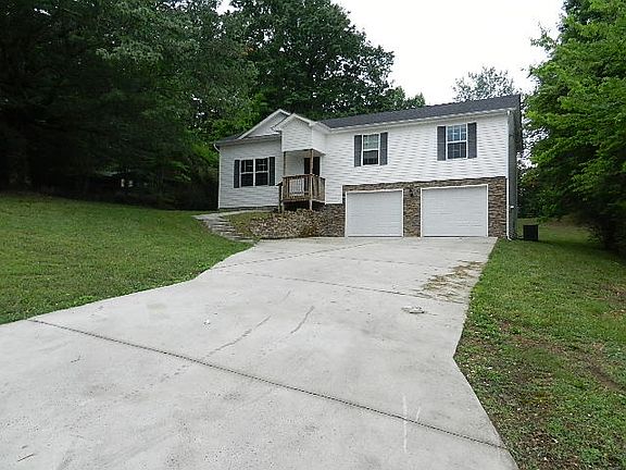 3rd image of 66 Carolyn Dr