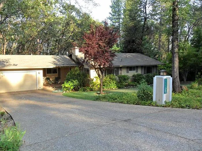 11125 Crescent Dr photo 1