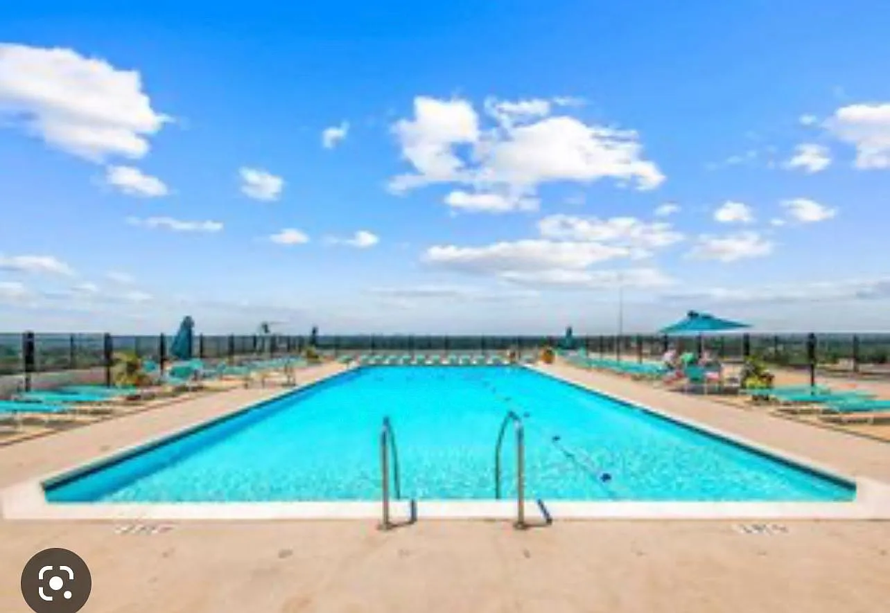 2 bed, 1004 sqft, $3,500 — Photo 1