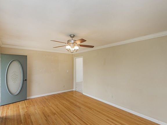 3rd image of 111 Riverwood Dr