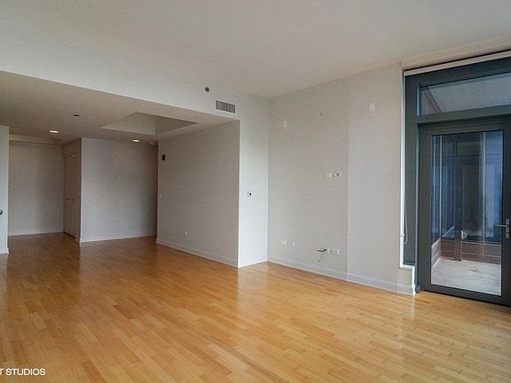 5th image of 60 E Monroe St Unit 5003