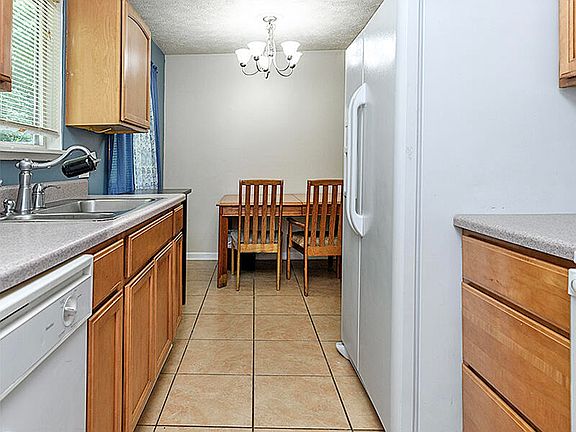 5th image of 1230 Lilac Ave
