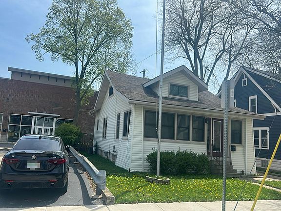 3rd image of 434 Oak St