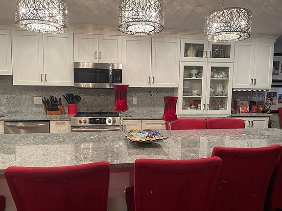 5th image of 100 Ledgewood Dr APT 410