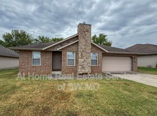 5504 W Bayberry Dr, Springfield, MO 65802