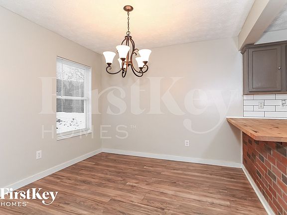 5th image of 917 Brookwood Dr