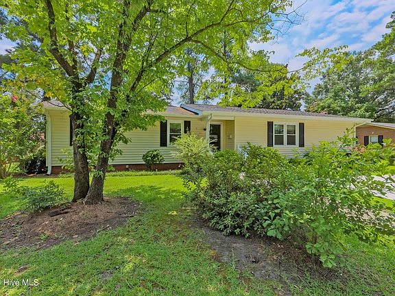 2nd image of 614 Forest Lane