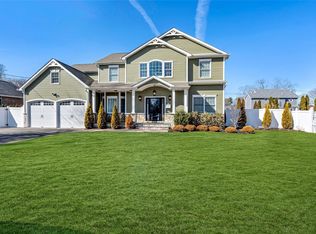 203 Overton St, Deer Park, NY 11729