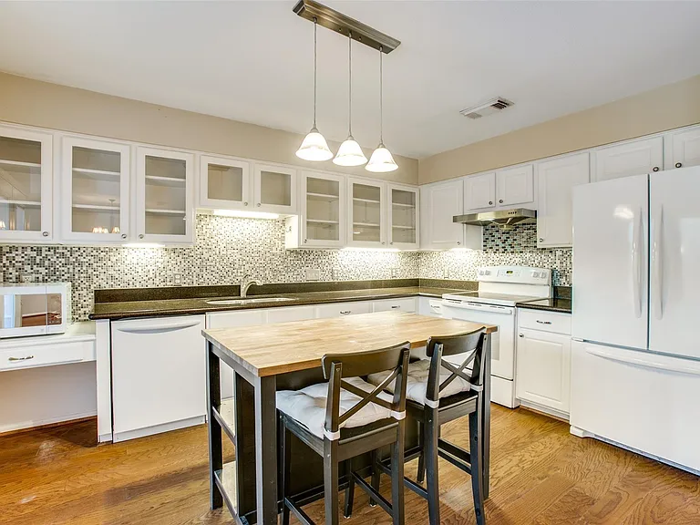 11658 Lakeside Park Dr #313 — Photo 5