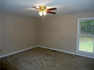 225 Russet Woods Dr, Birmingham, AL 35244
