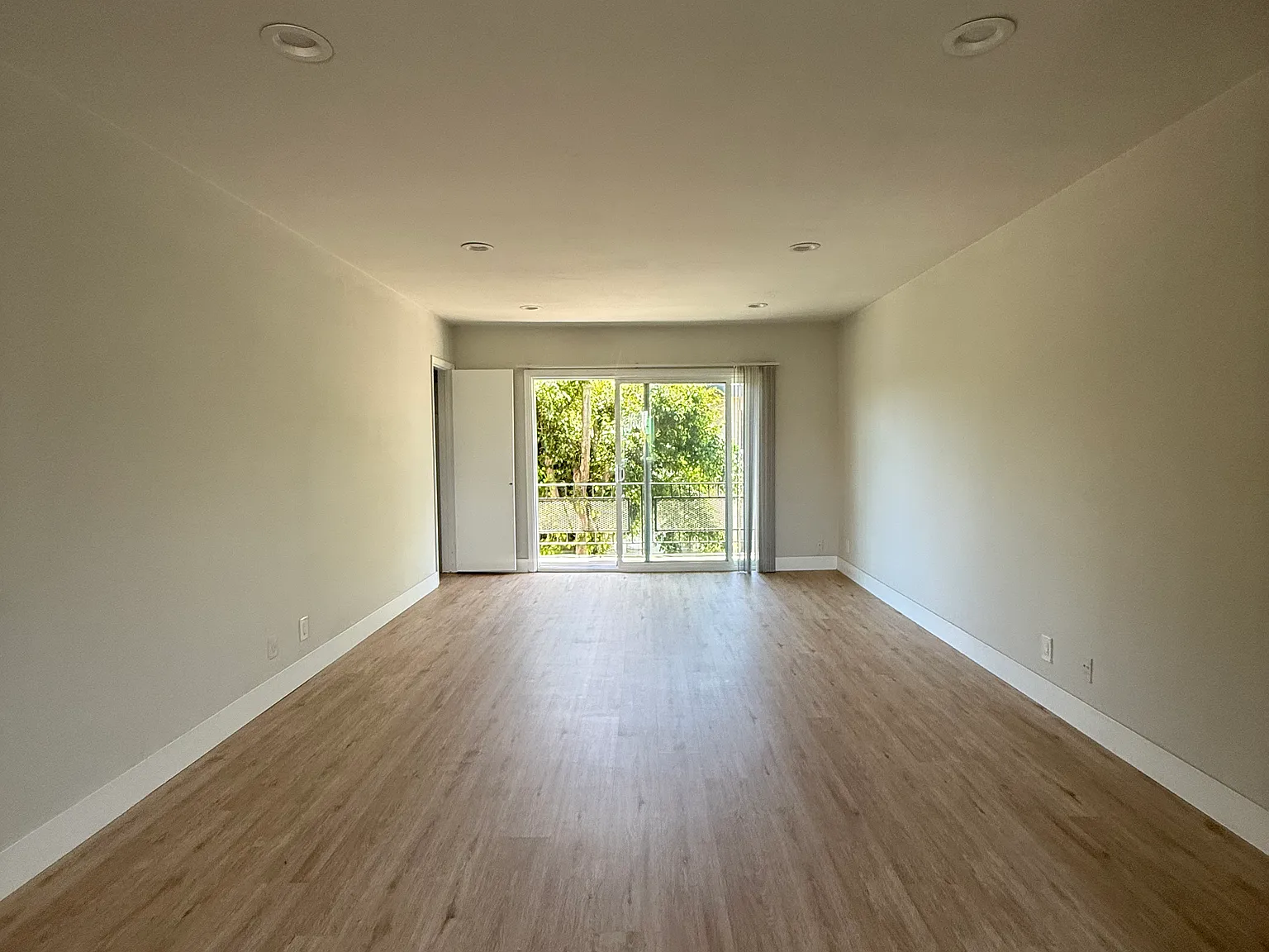 1 bed, 850 sqft, $1,995 — Photo 1