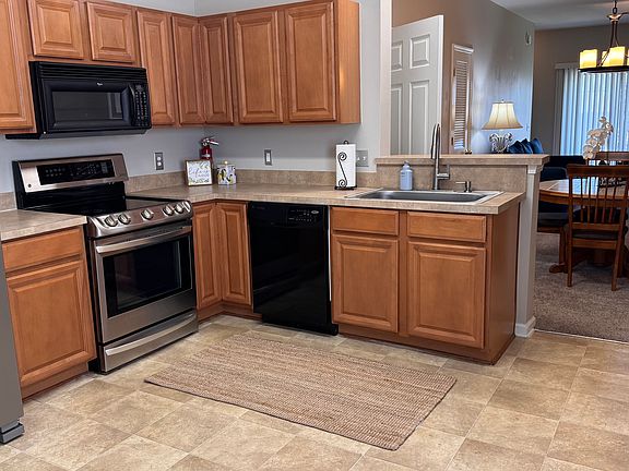 4th image of 581 Scrub Jay Dr #2